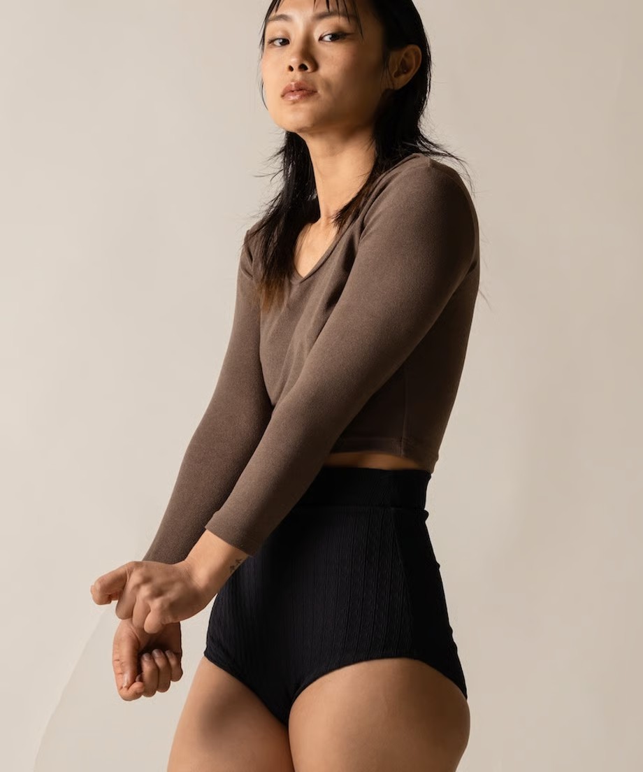 Alam / Sepia rash guard