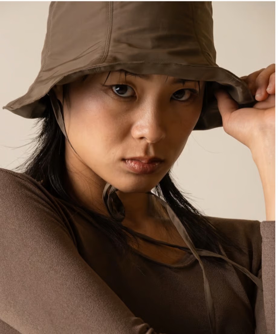 Alam / olive hat