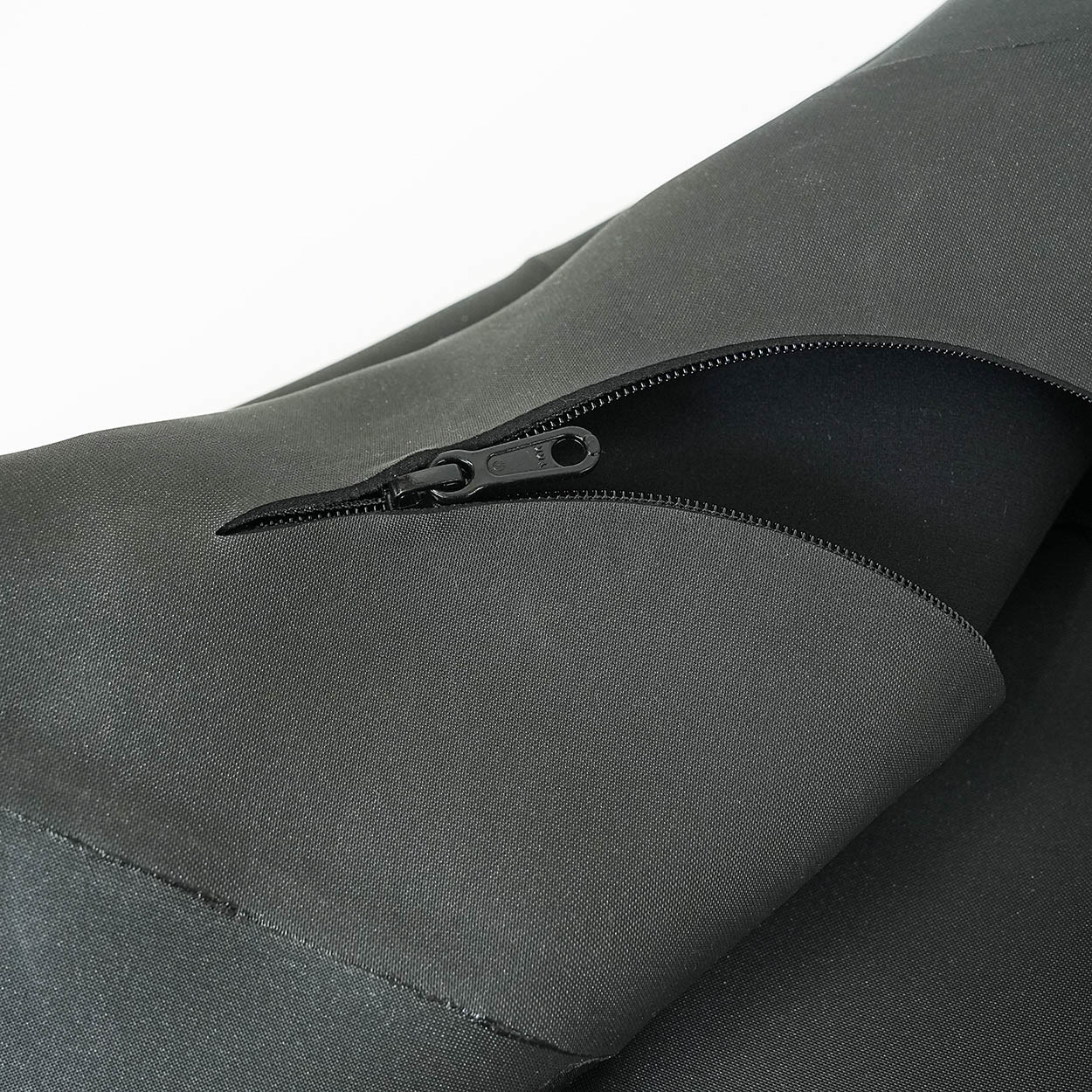 セミオーダー（受注生産）CRAFTSMAN WETSUITS ウェットスーツ セミドライ 5mm / 3mm ARCジップ（フロントジップ） メッシュスキン ラバー WARM LIGHT 裏起毛 ユニセックス 日本製 サーフィン 秋冬用