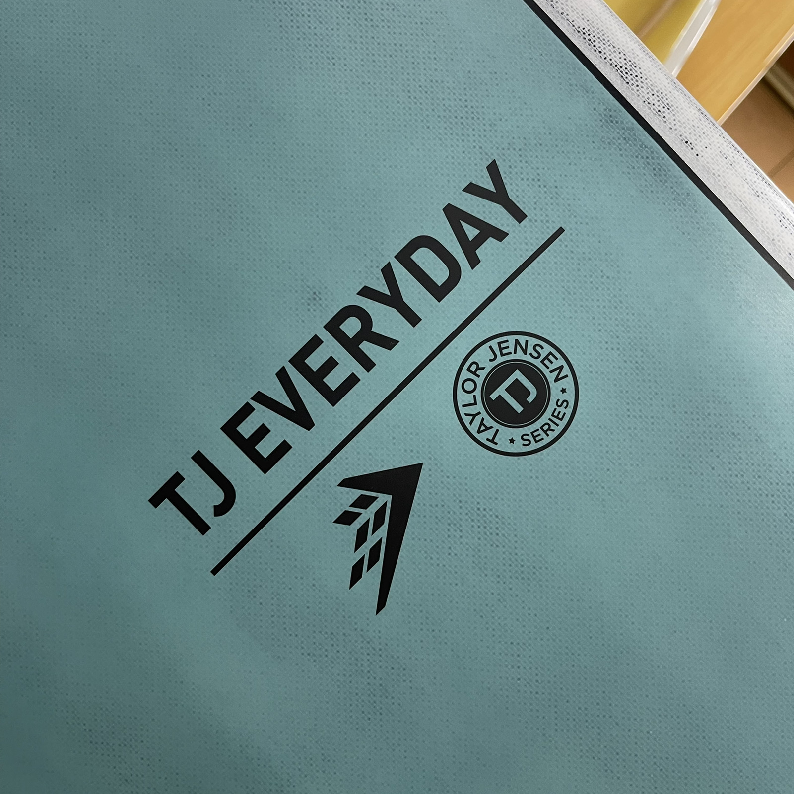 THUNDER BOLT × TAYLOR JENSEN / EVERYDAY 9`4  RED LOGO